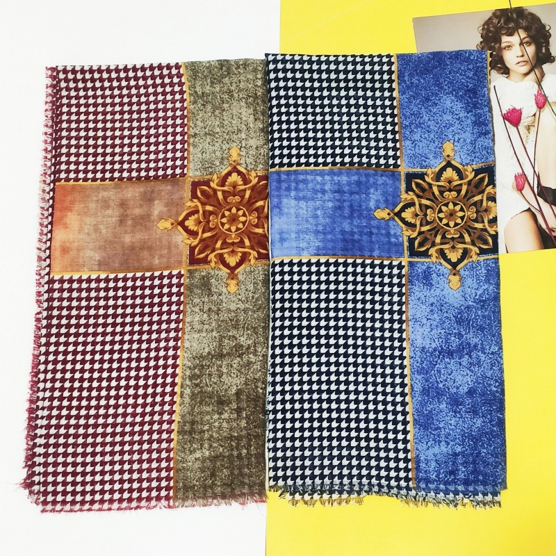 روسری نخی  قواره 100 زیر چادری  

 ترکیبی از هنر و مد ، دور دوخت و  ترکیبی فوق العاده زی