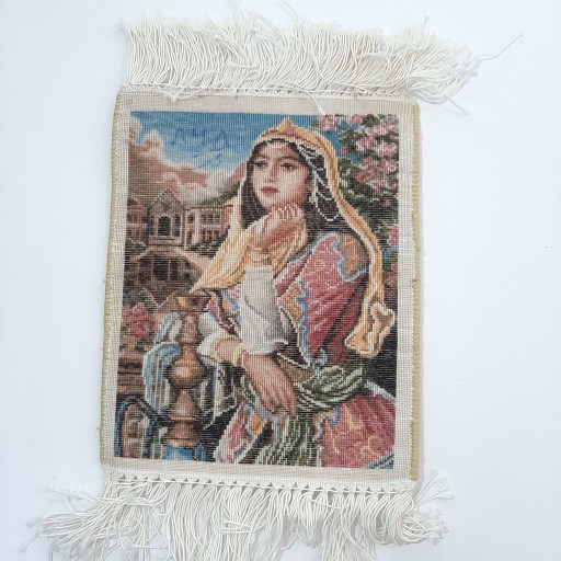 تابلو فرش دختر ایرانی سایز کوچک