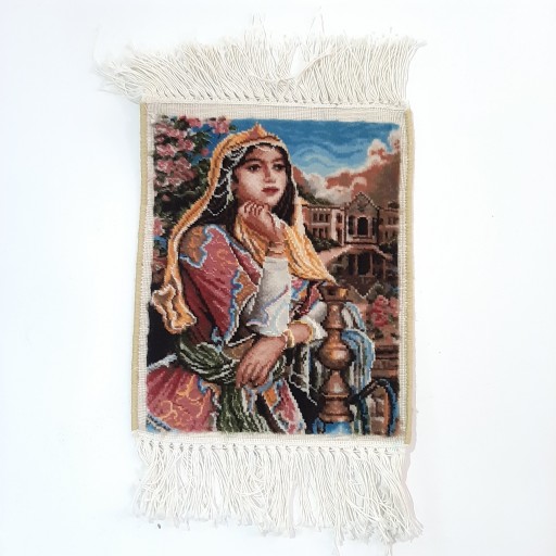 تابلو فرش دختر ایرانی سایز کوچک