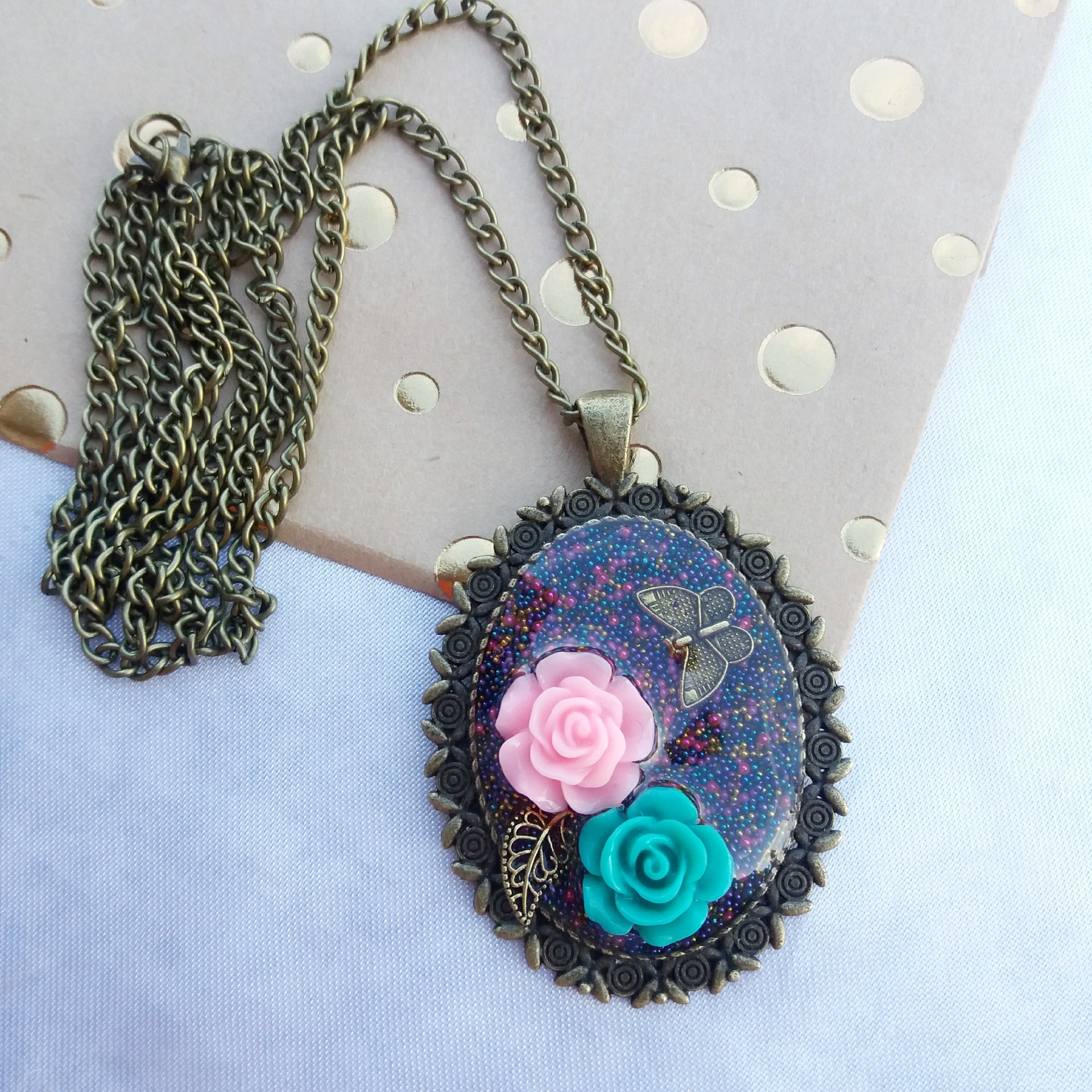 گردنبند گل سبز و صورتی