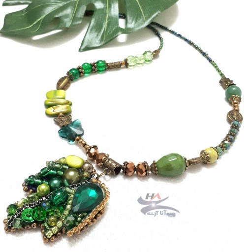 گردنبند جواهردوزی رنگ سبز