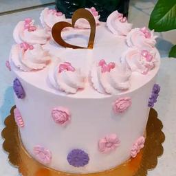 کیک تولد خانگی  با تم قلب عاشقانه فوندانت گلهای رنگی وزن 1400کیلوگرم ( فیلینگ نوتلا و موز و گردو)