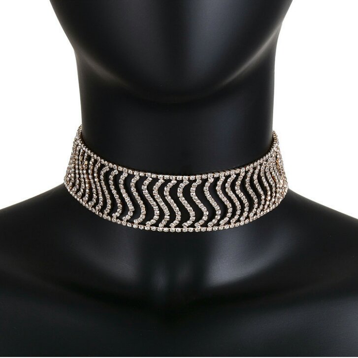 چوکرگردنبند کریستالی دستساز
