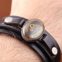 دستبند چرمی با سنگ حدید خطی آیته الکرسی و آرم سپاه پاسداران جمهوری اسلامی