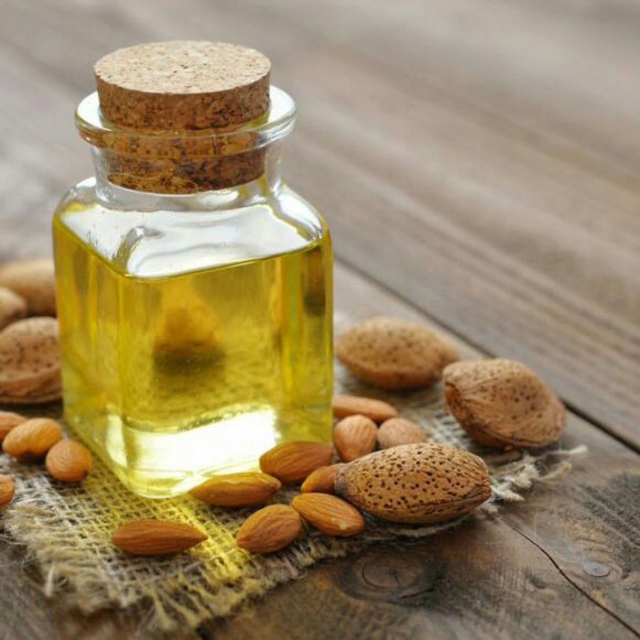 روغن بادام تلخ 30 سی سی 