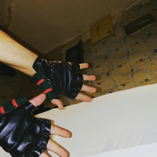 دستکش چرمی انگشتی دستدوز و انحصاری سایز متوسط 