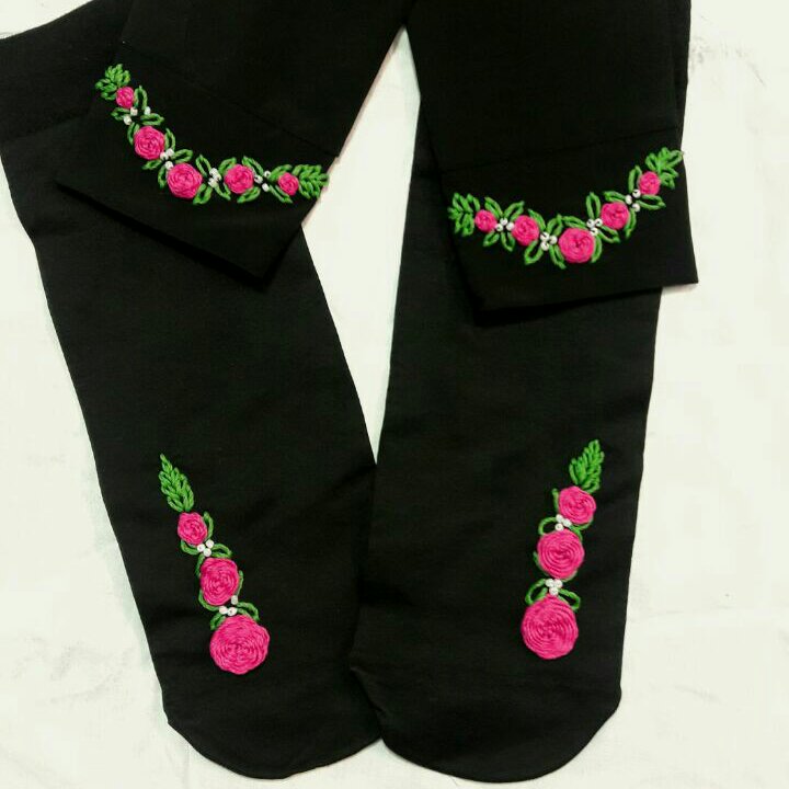 ست گلدوزی جوراب و ساق دست