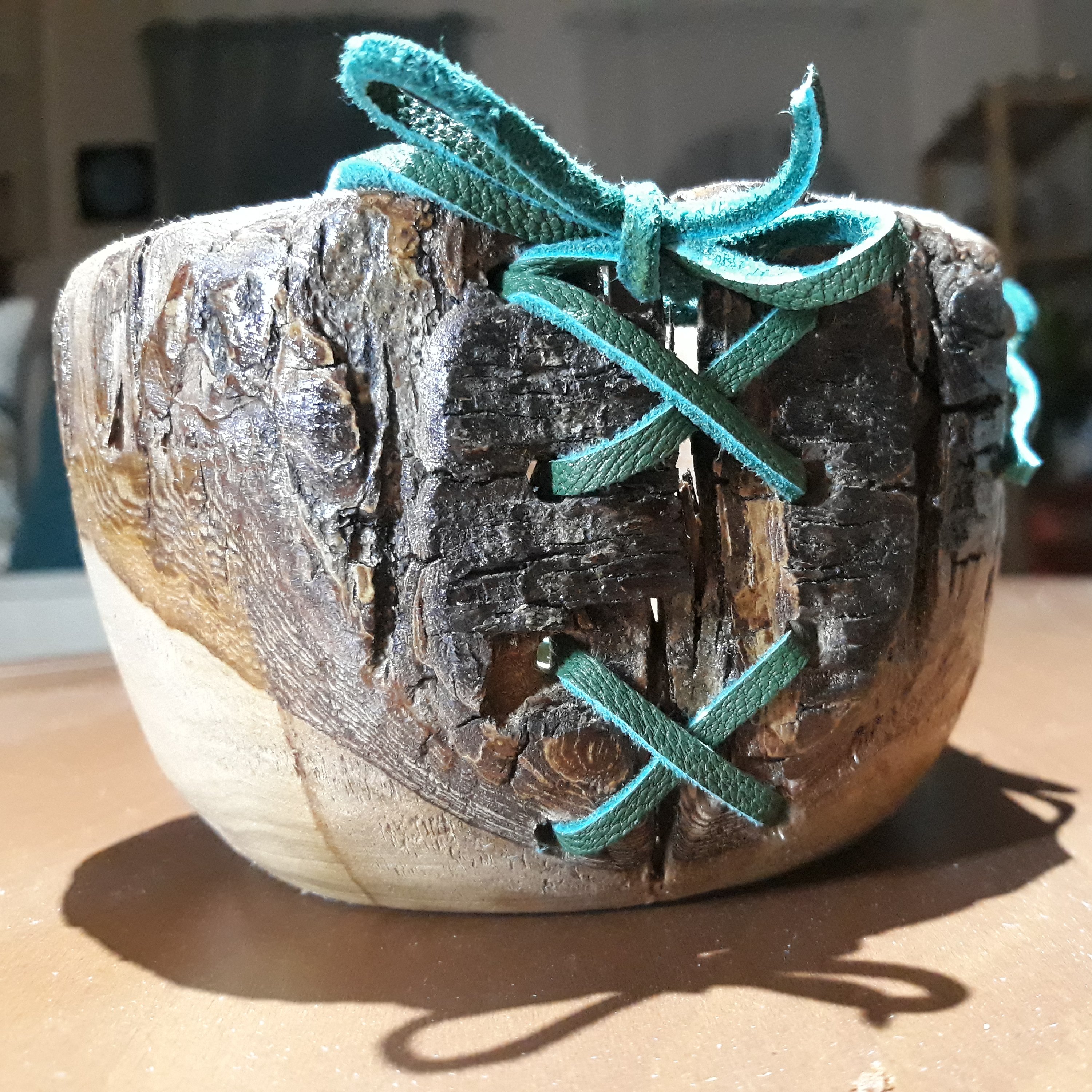 کاسه چوبی کوچک