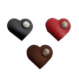 نگهدارنده هندزفری و کابل شارژ مدل قلب رنگ قهوه‌ای بسته سه عددی