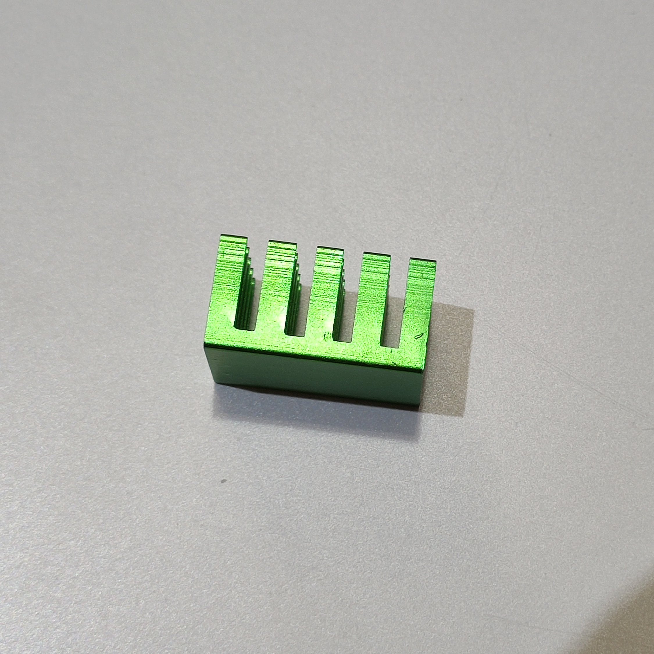 هیت سینک اس ام دی 20 پره مدل 20 در 14 در 10 میلیمتر - سبز - smd heat sink 