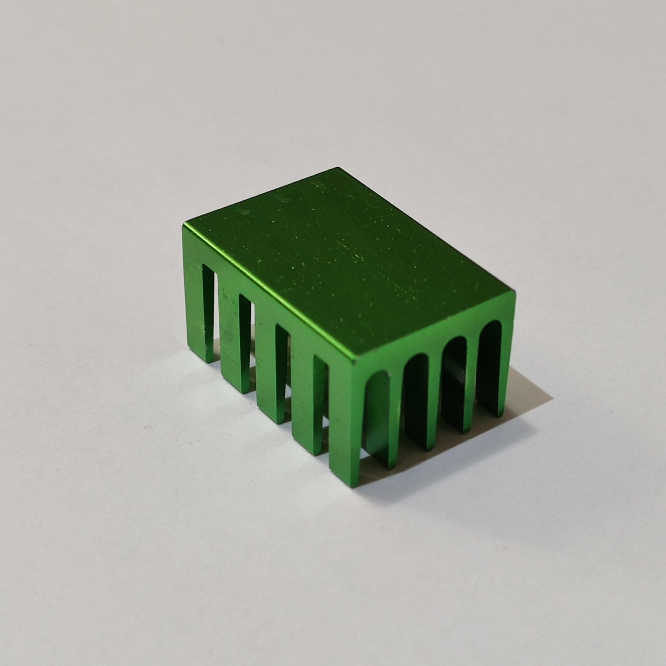 هیت سینک اس ام دی 20 پره مدل 20 در 14 در 10 میلیمتر - سبز - smd heat sink 