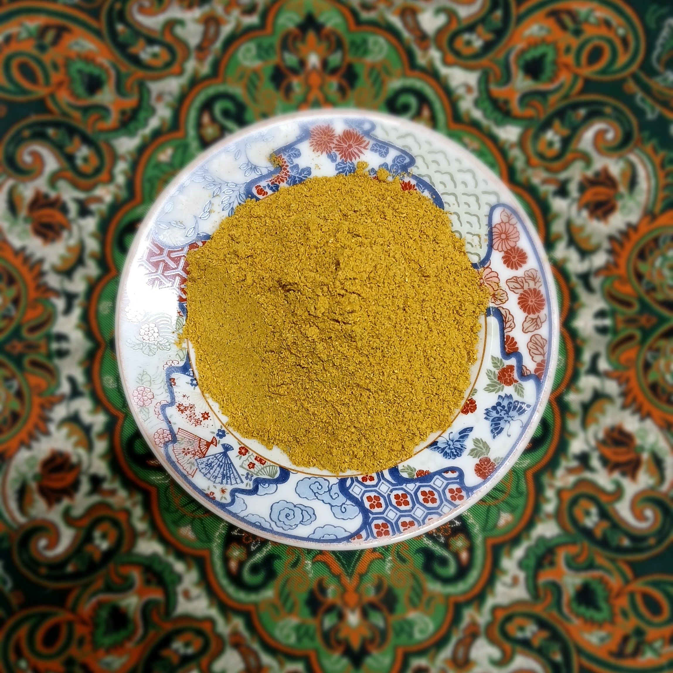 ادویه جوجه و مرغ اَموک (به زبان بلوچی یعنی مادربزرگ) نمکپاشی