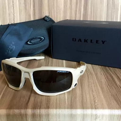 عینک Oakley اورجینال همراه با پک کامل