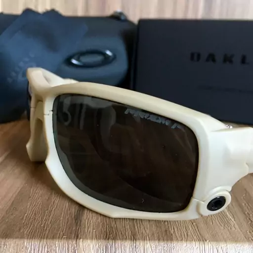 عینک اورجینال برند جهانی Oakley به همراه پک اصلی