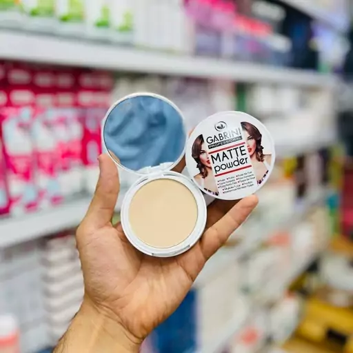 پنکک مات گابرینی Gabrini Matte Powder با کاور فوق العاده