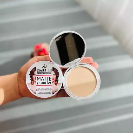 پنکک مات گابرینی Gabrini Matte Powder با کاور فوق العاده