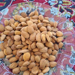 مغز بادام درختی شیرین تازه