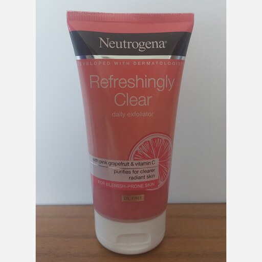 اسکراب نیتروژنا Neutrogena مدل Refreshingly clear(اصل)