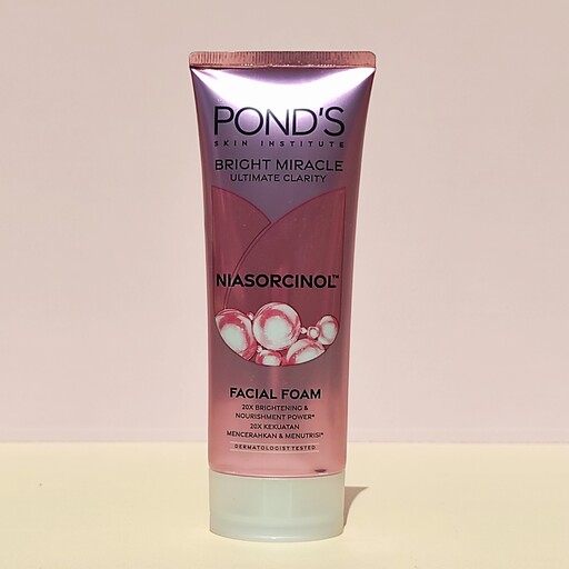 فوم شستشوی صورت پوندز مدل روشن کننده صورت نیاسورسینول Ponds Niasorcinol