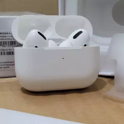 ایرپاد پرو ساخت آمریکا airpods pro usa اپل های کپی درجه یک صد درصد مشابه اورجینال کیس سنگین