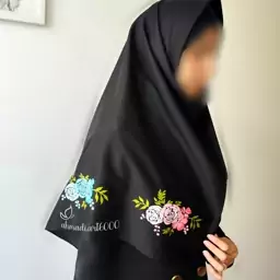 مقنعه طرح گل نقاشی شده  