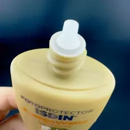 کرم ضد آفتاب بی رنگ فیوژن واتر اوربان ایزدین spf30