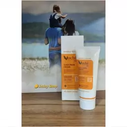 وچه (وشه) کرم ضدآفتاب بی رنگ SPF50 پوست های خشک و نرمال