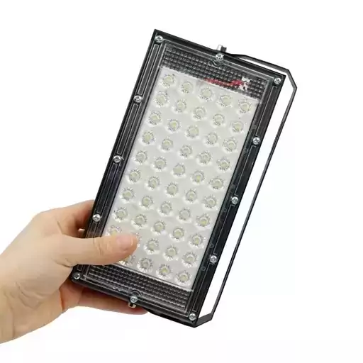 پروژکتور سیار Solar Flood Light 50W مناسب تفریح کمپین و مسافرت فوق العاده پر نور و باکیفیت