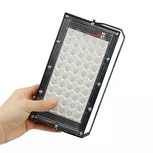 چراغ پروژکتور سیار ماشینی Solar Flood Light 50W مناسب کمپ و تفریح 