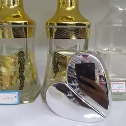 عطر گرمی ، رایحه بامشل ، رایحه زنانه ، حجم شیشه 30 میل ،عطر خالص  پخش و ماندگاری حداقل 24 ساعت ، شرکت سازنده عطر لوزی 