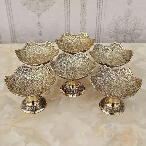 کاسه برنجی هندی مدل طاووس لبه قلعه کد 4103 ( مناسب هفت سین برنزی یا آجیل خوری ) ( مجموعه 6 عددی )