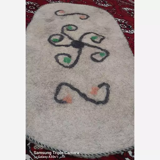 قالیچه و پادری نمدی