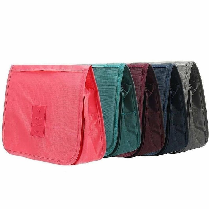 کیف مخصوص لوازم شخصی و بهداشتی و آرایشی مسافرتی کم جا و پر کاربرد
دارای جیب های مختلف برای ساماندهی و قرار دادن لوازم 
