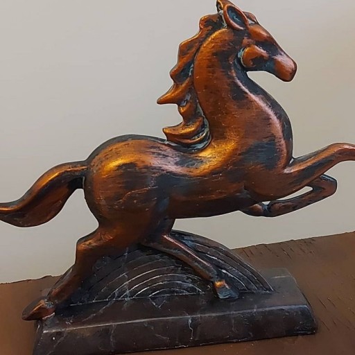 مجسمه دکوری اسب ، زینت دهنده محل کار و منزل