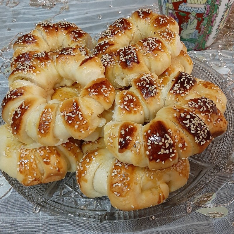 نان شیرمال خانگی نیم کیلویی(ارسال پسکرایه)