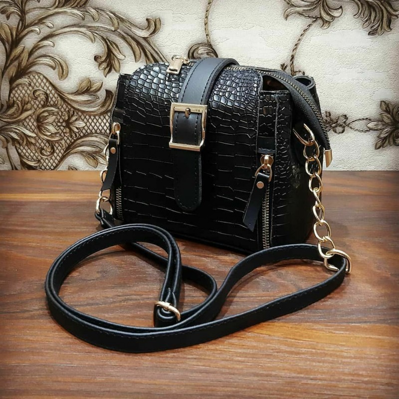 کیف دوشی کد118
یه کیف شیک و خوشگل در طرح و رنگ های متنوع
مناسب برای خانومای شیک پوش
