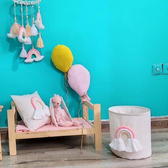 کوسن وباکس و رنگین کما ن وبادکنک وآویز(پس کرایه)