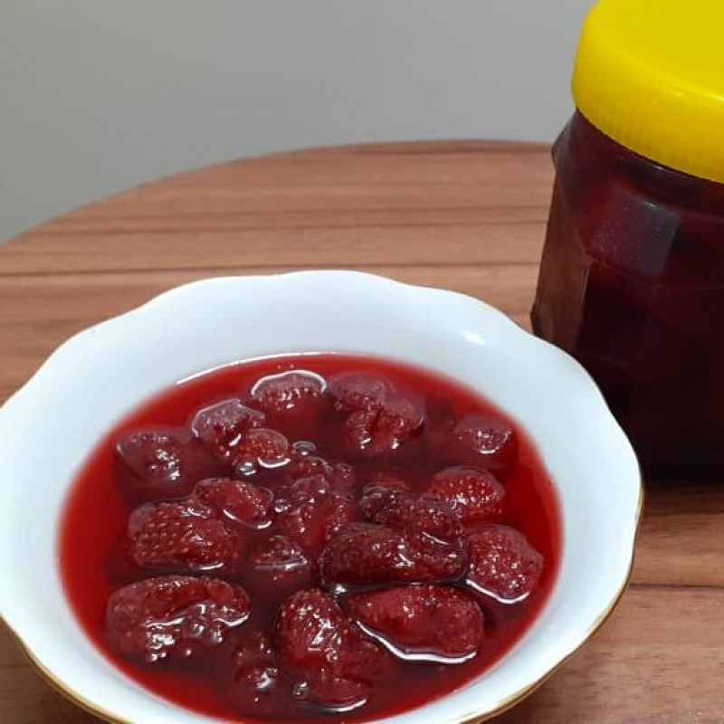 مربای خانگی خوش عطر و طعم توت فرنگی (900 گرمی)