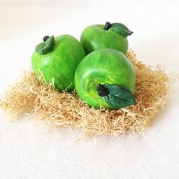 سیب مصنوعی بسته 3 عددی رنگ سبز جنس پودر سنگ قطر و ارتفاع 6 سانتی متر
