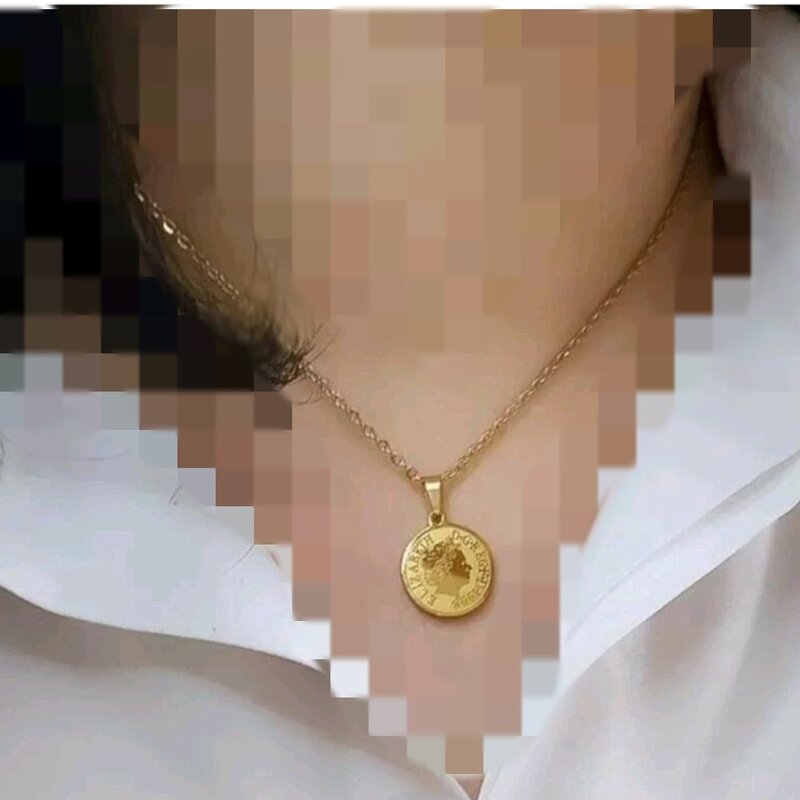 گردنبند زنجیر و سکه الیزابت در دو رنگ نقره ای و طلایی استیل