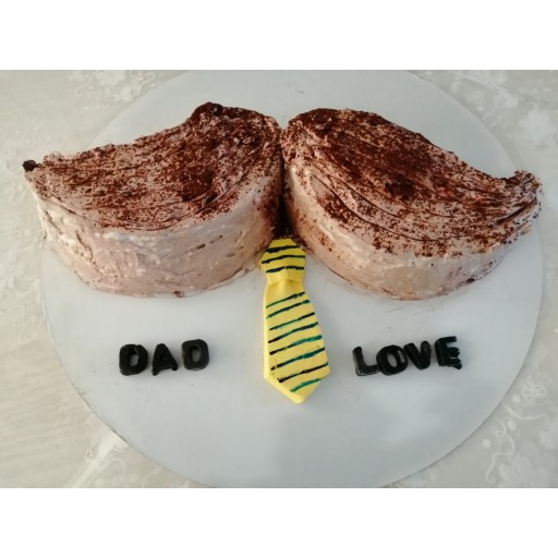 کیک خامه ای لایه ای طرح سیبیل کراواتی  مناسب روز پدر و مرد