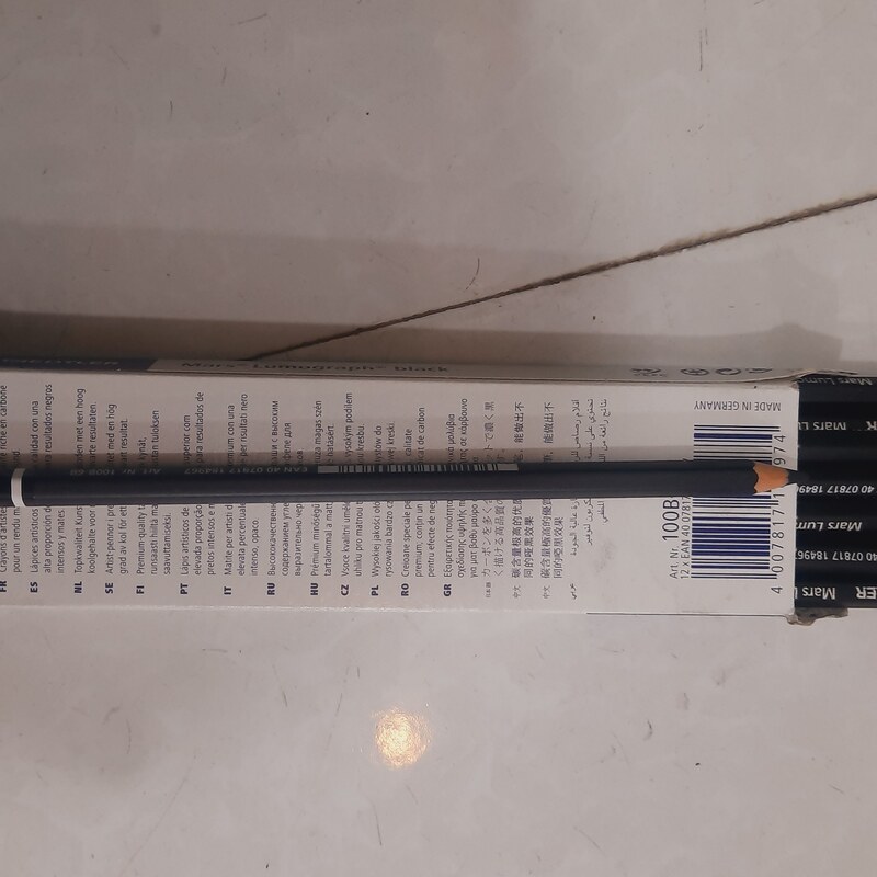 مداد طراحی لوموگراف ب8بدنه مشکی استدلر