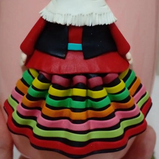 ماگ عروسکی دختر با لباس محلی(رعنا)