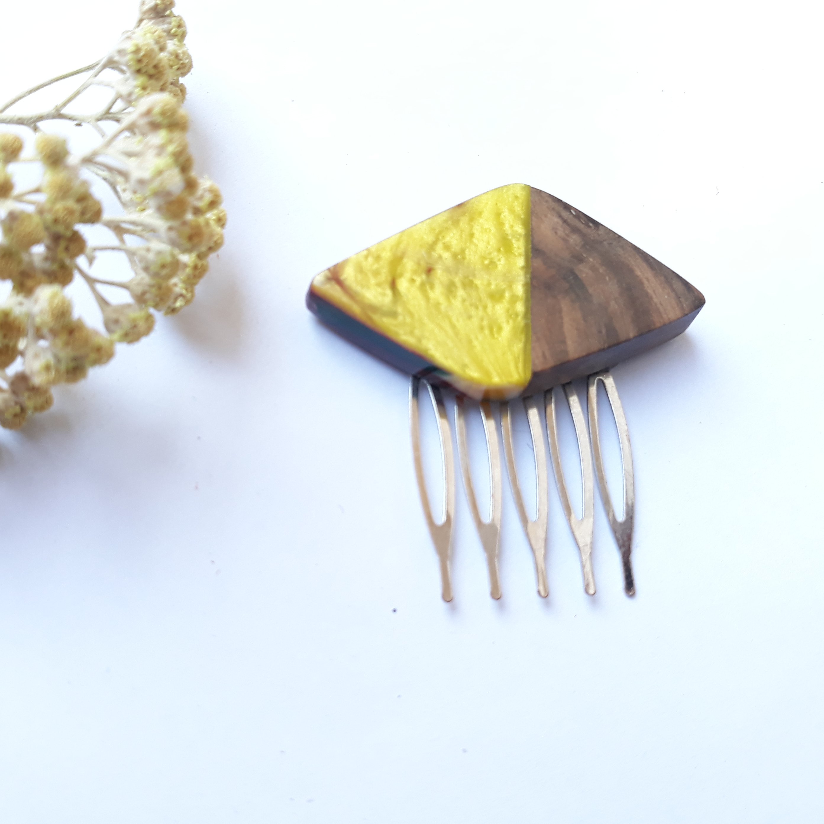 گیره مو رزین و چوب زرد دستساز گیرمو نگهدارنده مو چوبکده بیدسفید