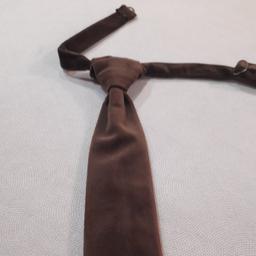 کراوات پسرانه جنس مخمل مناسب فصل پاییز و زمستان رنگ قهوه ای شیک