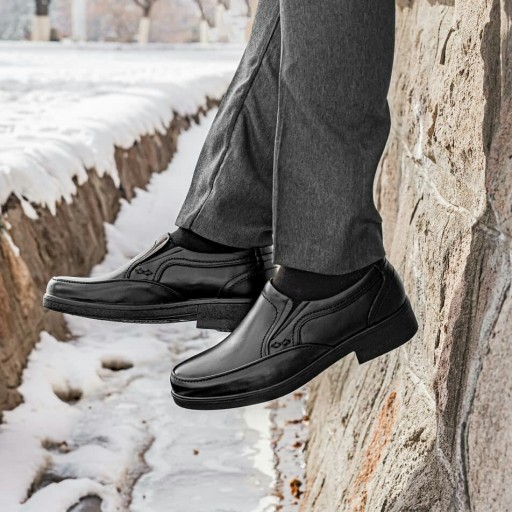 کفش چرم رسمی و مجلسی مردانه مدل t10 برند آذر پلاس با ارسال رایگان