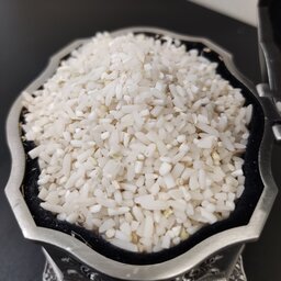 برنج نیم دانه ی هاشمی (کیسه ی 10 کیلویی) با عطر و طعم عالی مستقیم از شالیزار های گیلان 
