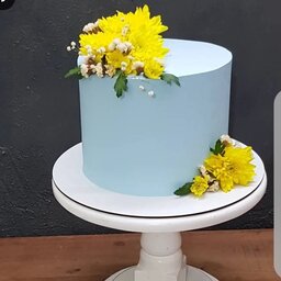 کیک تولد گل طبیعی، کیک ساده و شیک،کیک خامه ای