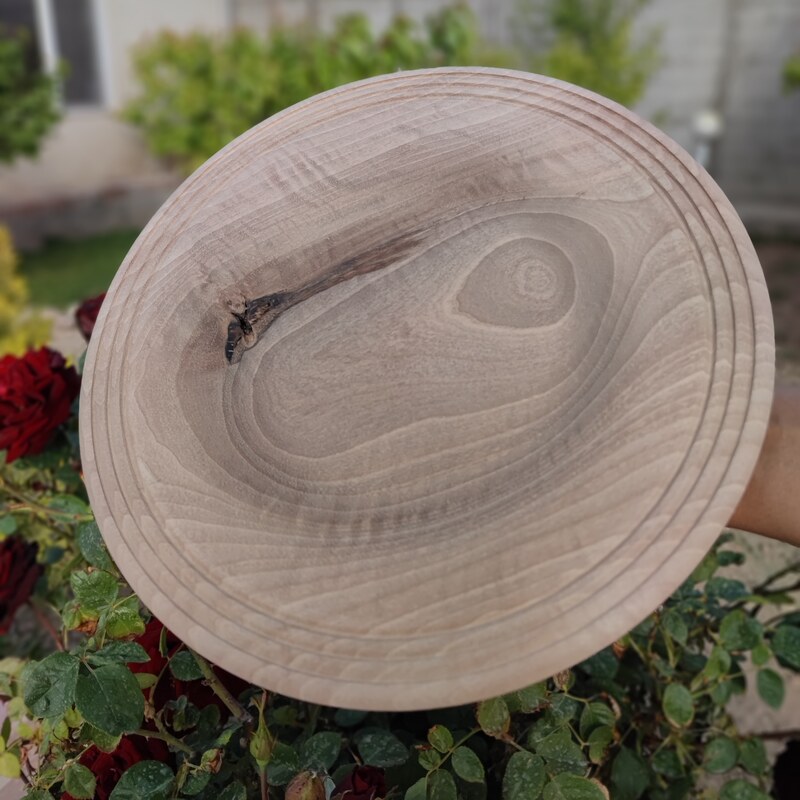ظرف چوبی ساخته شده از چوب گردو وآب گریز شده با روغن گیاهی خارجی . قابل شستشو