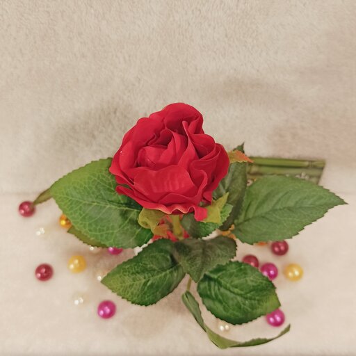 گلدان با گل رز مصنوعی ، مینیمال طرح ایکیا 